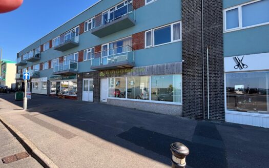 Commercial Unit For Sale in Lee-on-the-Solent | Includes Garage Space | Great Location